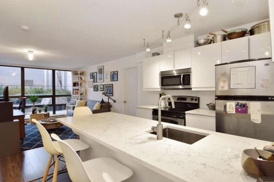 409 933 Hornby Street Vancouver, BC - 3