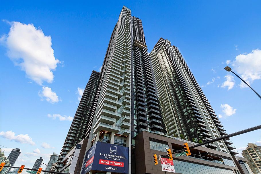 4903 2108 Gilmore Avenue Burnaby, BC - 1