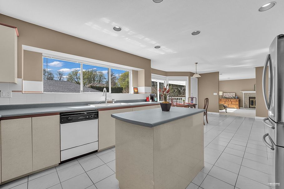 2986 W 35th Avenue Vancouver, BC - 9