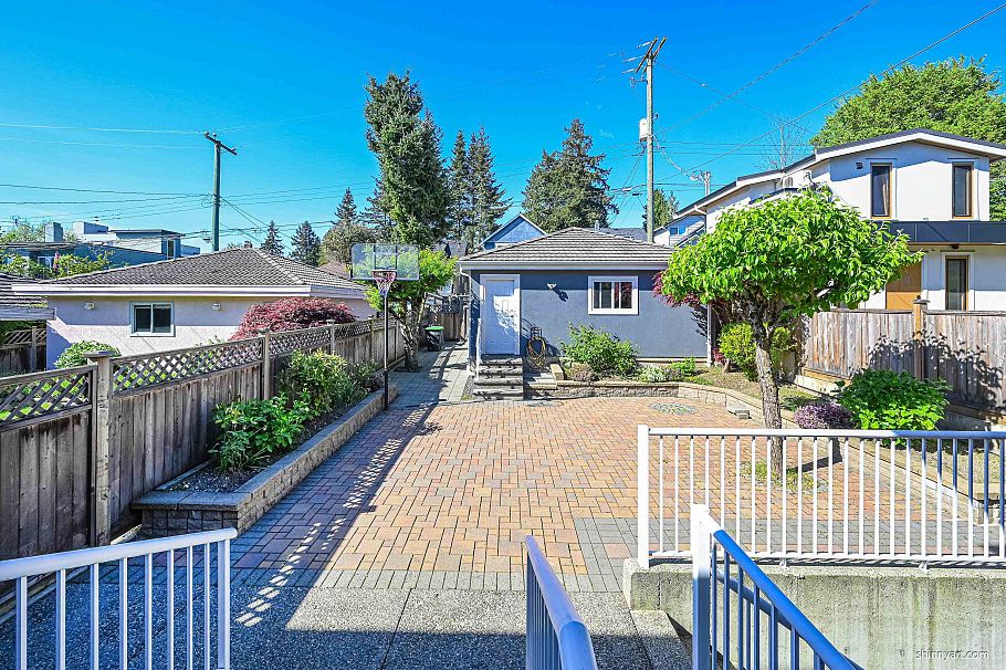 1933 W 42nd Avenue Vancouver, BC - 20