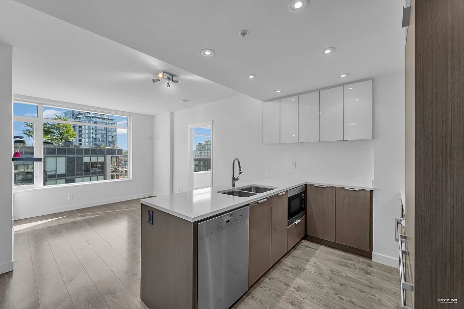 1801 110 Switchmen Street Vancouver, BC - 1