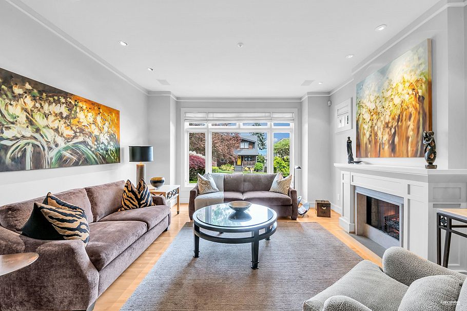 2722 W 31st Avenue Vancouver, BC - 3