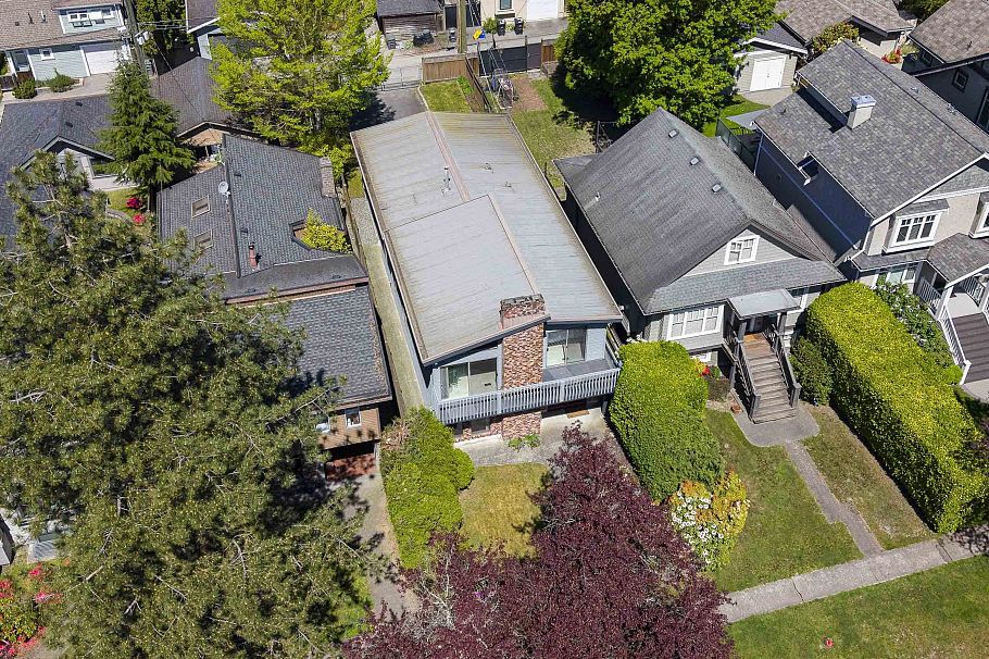 3765 W 30th Avenue Vancouver, BC - 36