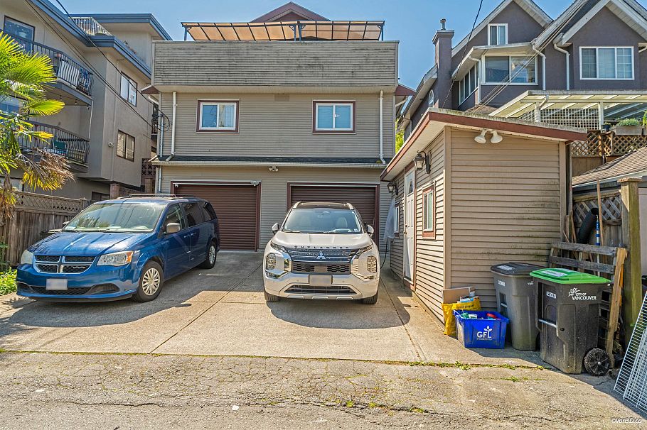1023 E 8th Avenue Vancouver, BC - 27