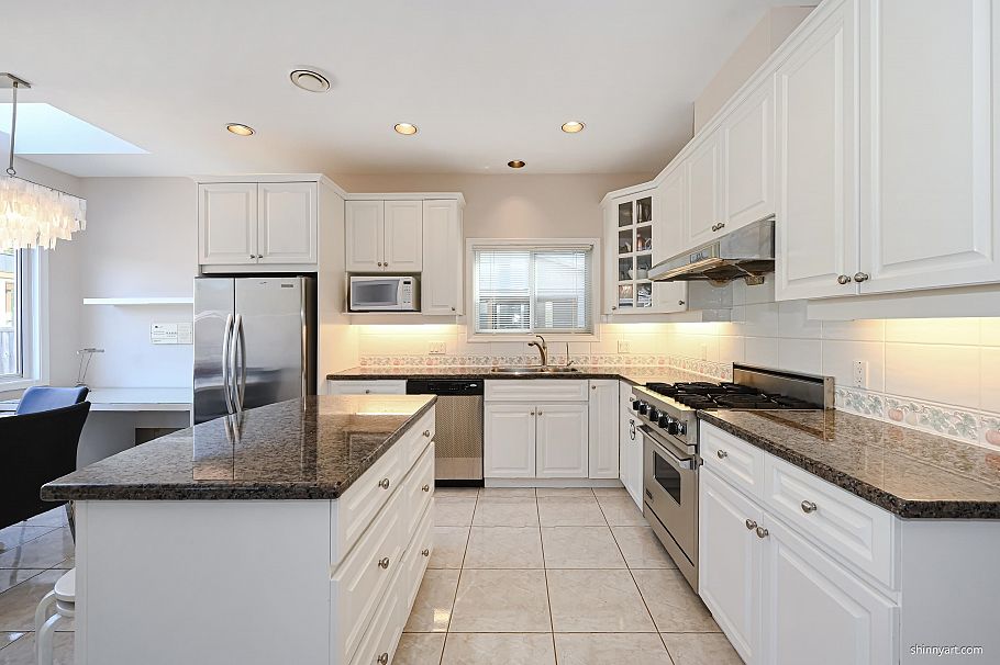 1933 W 42nd Avenue Vancouver, BC - 13