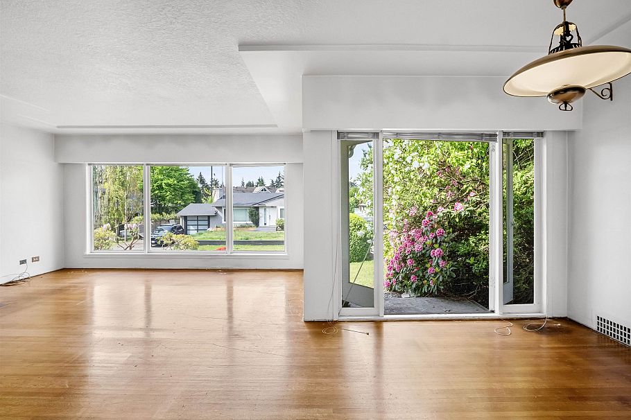 2762 Newmarket Drive North Vancouver, BC - 6