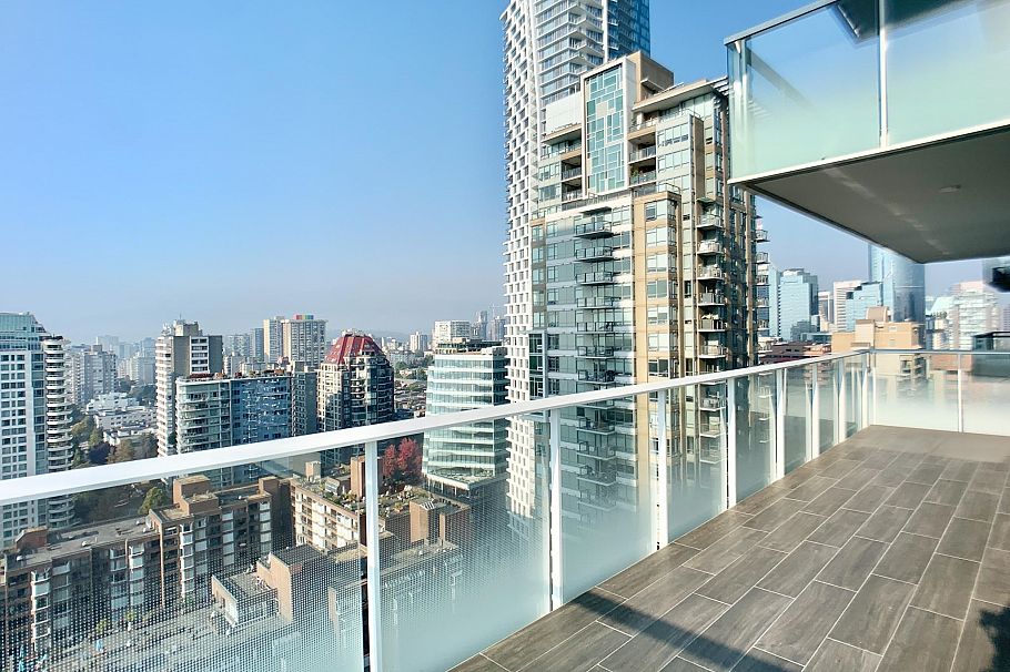 2504 1335 Howe Street Vancouver, BC - 1