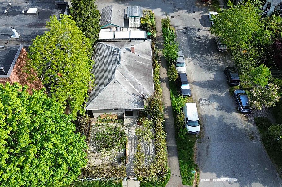 1385 E 7th Avenue Vancouver, BC - 2