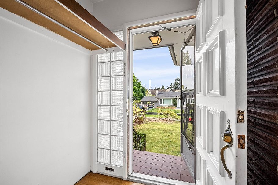 2762 Newmarket Drive North Vancouver, BC - 5