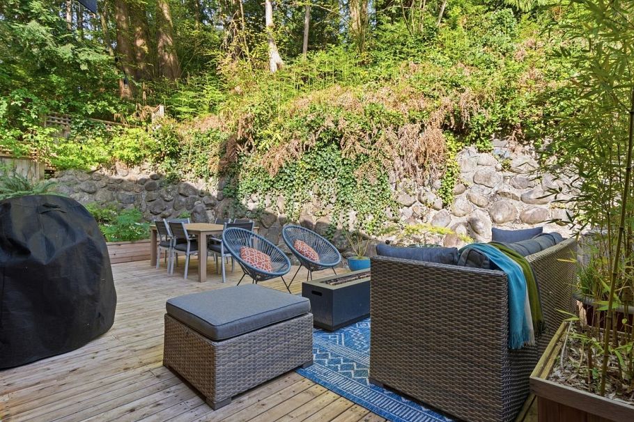 1516 Mcnair Drive North Vancouver, BC - 26