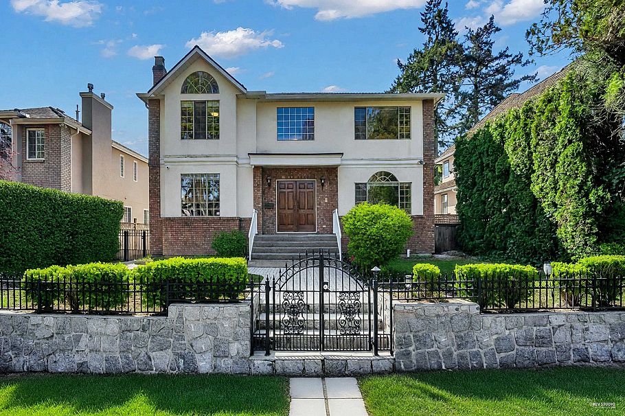 2986 W 35th Avenue Vancouver, BC - 1