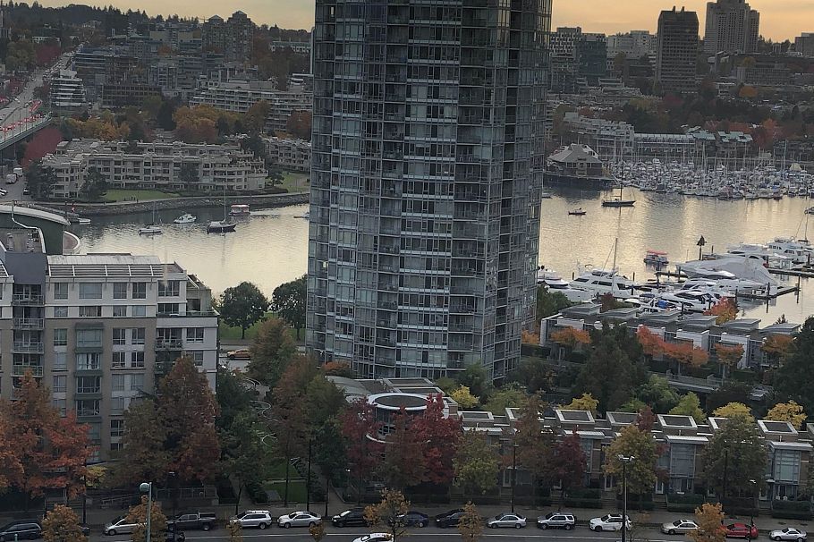 2201 939 Expo Boulevard Vancouver, BC - 1
