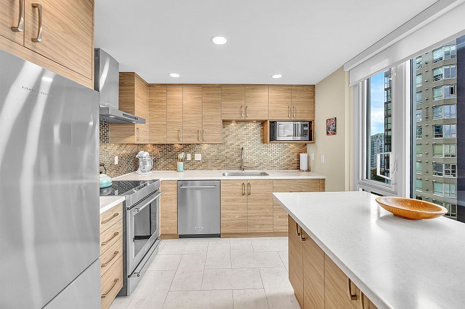 1002 1020 Harwood Street Vancouver, BC - 14