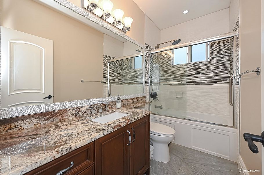 1091 E 55th Avenue Vancouver, BC - 21