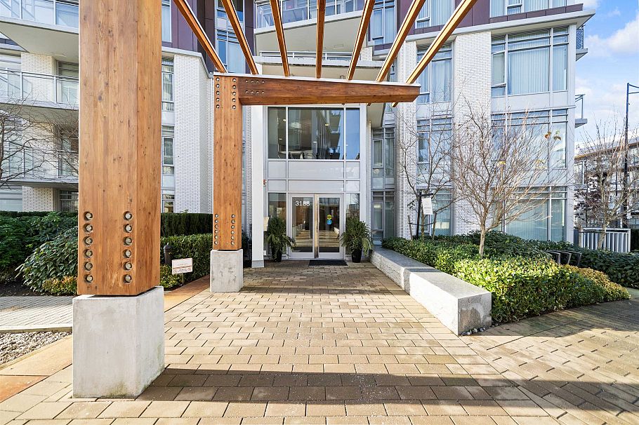 106 3188 Riverwalk Avenue Vancouver, BC - 2