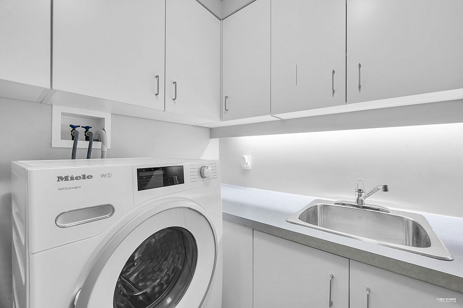 2722 W 31st Avenue Vancouver, BC - 30
