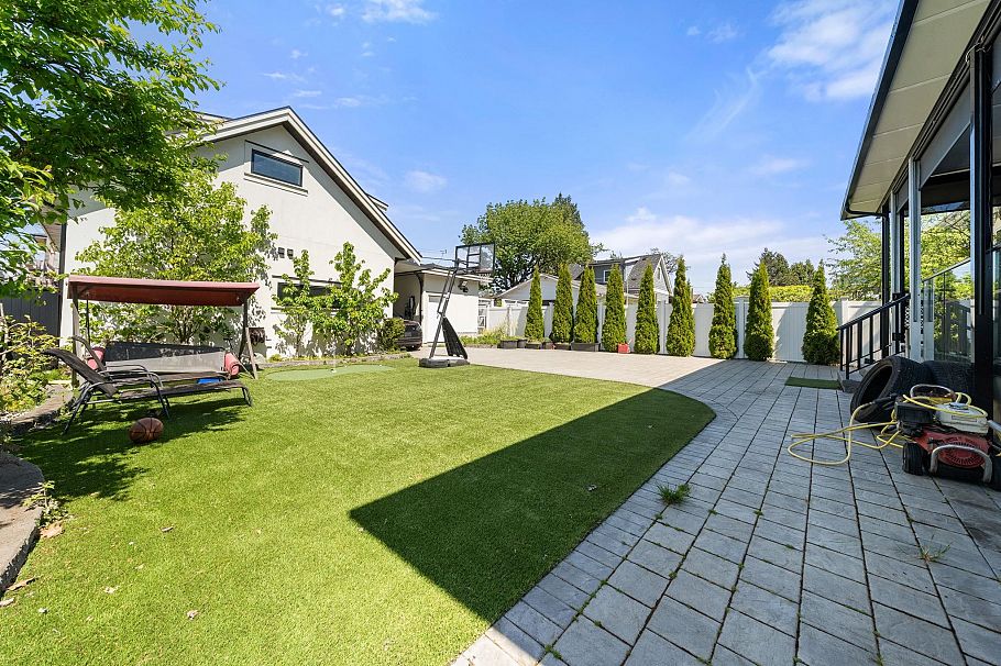 3419 E 48th Avenue Vancouver, BC - 37