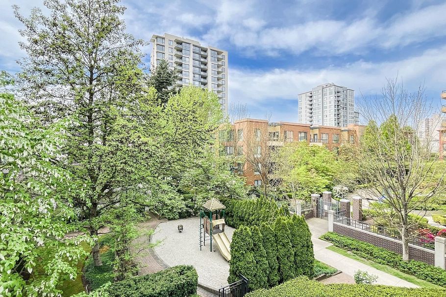 305 3638 Vanness Avenue Vancouver, BC - 11