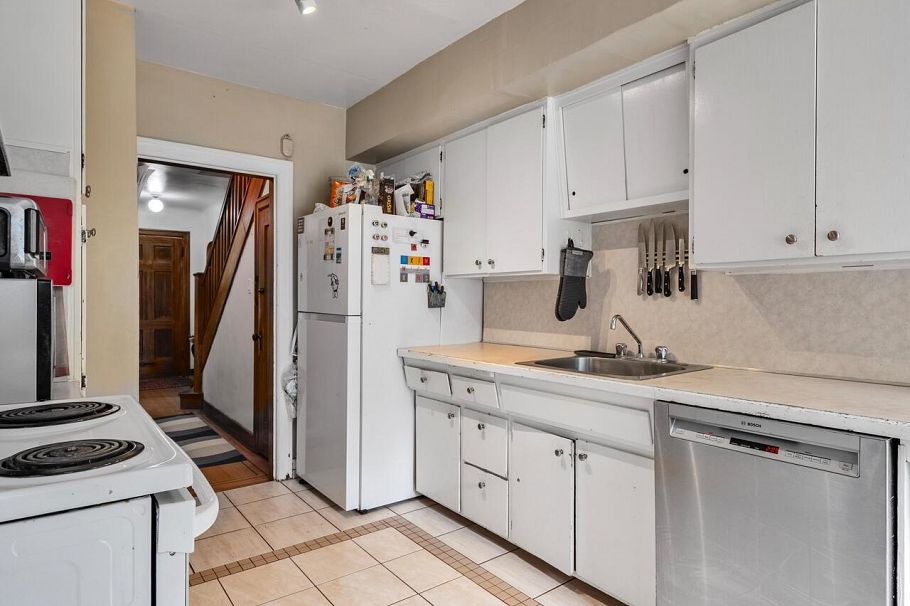 1958 W 12th Avenue Vancouver, BC - 20