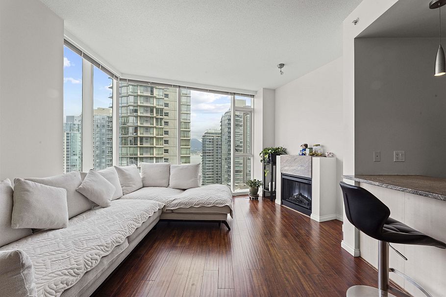 1705 1211 Melville Street Vancouver, BC - 3
