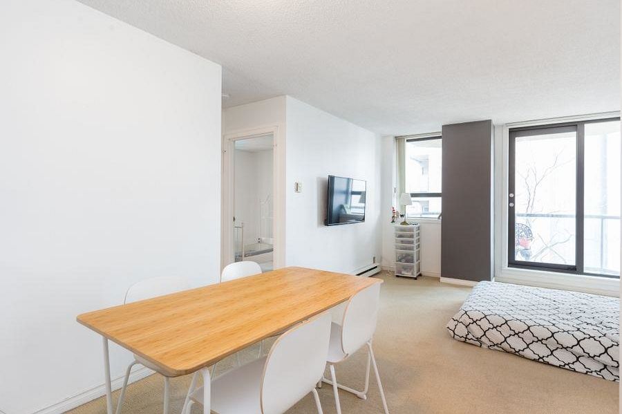 402 789 Drake Street Vancouver, BC - 1