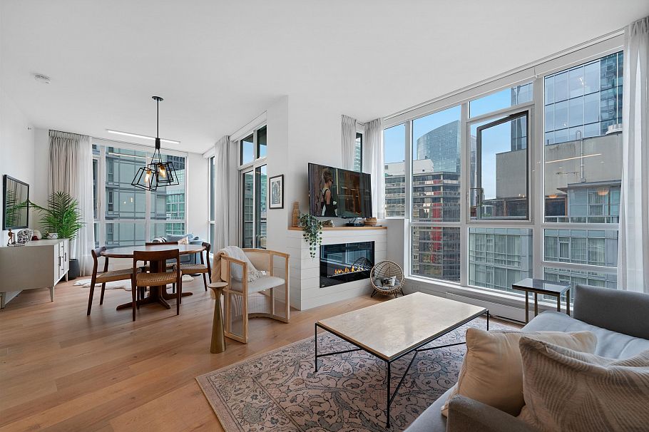 1903 1189 Melville Street Vancouver, BC - 2