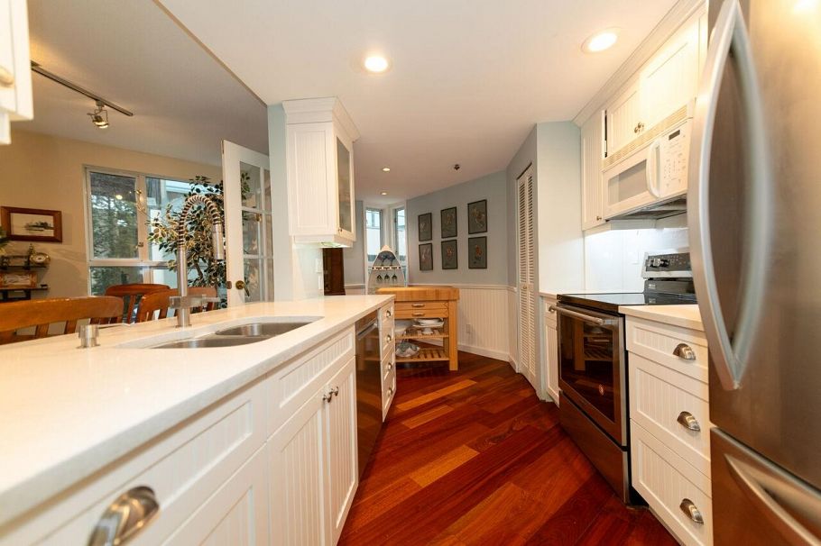 302 1502 Island Park Walk Vancouver, BC - 10