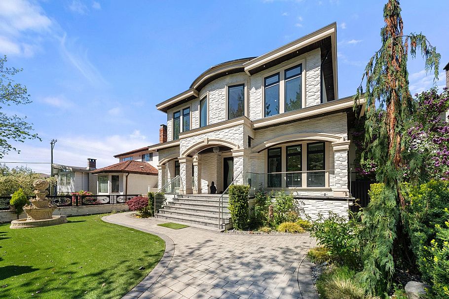 3419 E 48th Avenue Vancouver, BC - 40