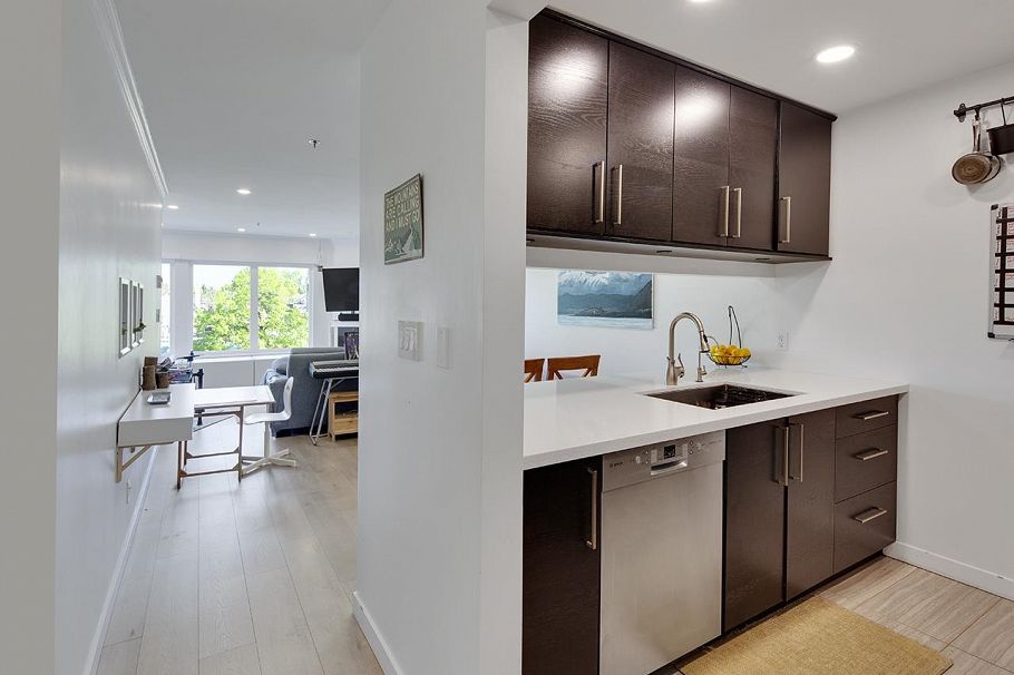 207 3280 W Broadway Vancouver, BC - 14