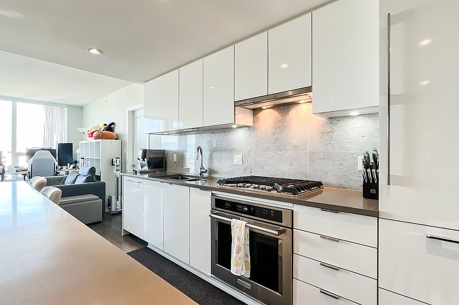 2208 5883 Barker Avenue Burnaby, BC - 4