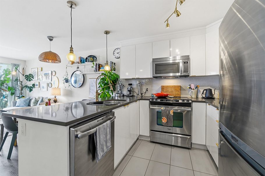 212 4338 Commercial Street Vancouver, BC - 13