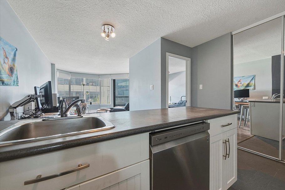 407 950 Drake Street Vancouver, BC - 12