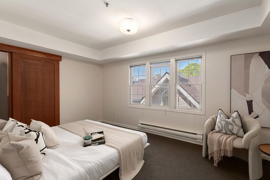 1935 W 12th Avenue Vancouver, BC - 20