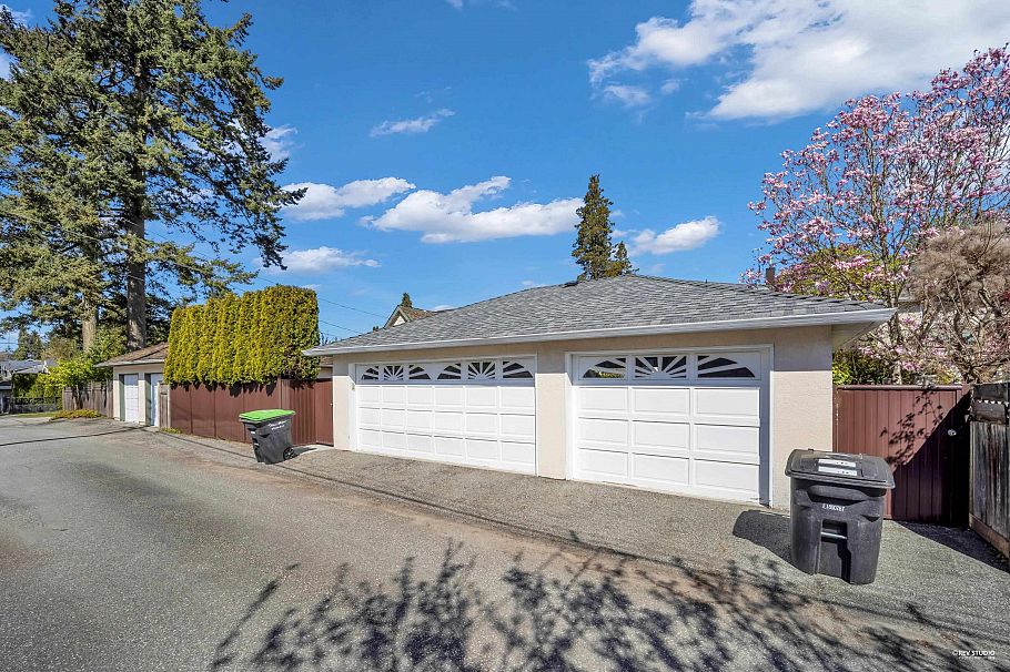 2986 W 35th Avenue Vancouver, BC - 37