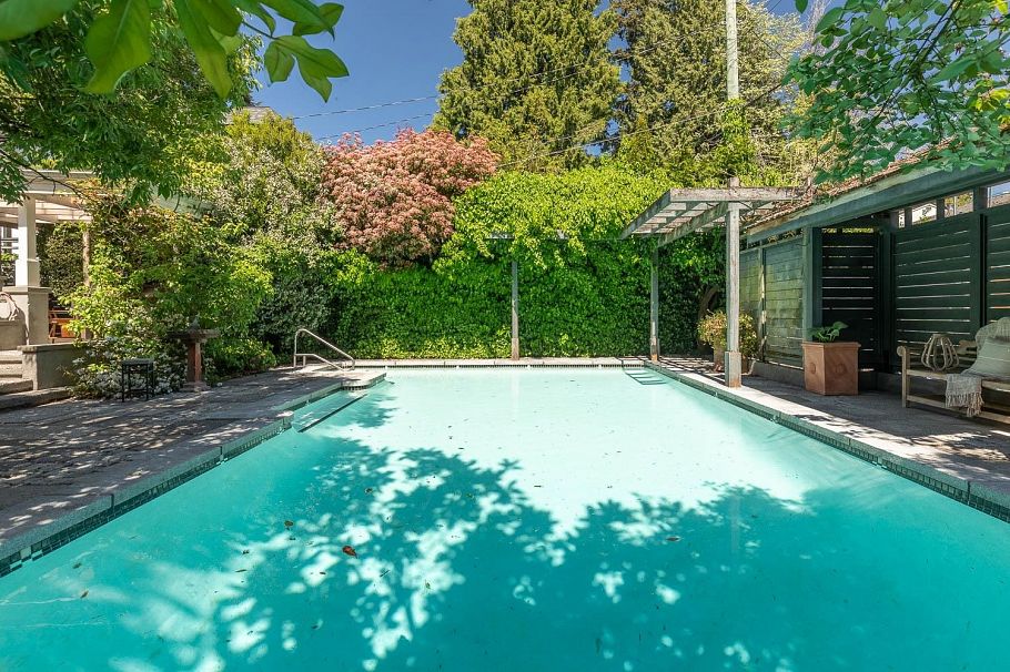 5976 Alma Street Vancouver, BC - 29