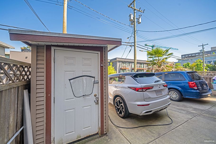 1023 E 8th Avenue Vancouver, BC - 26