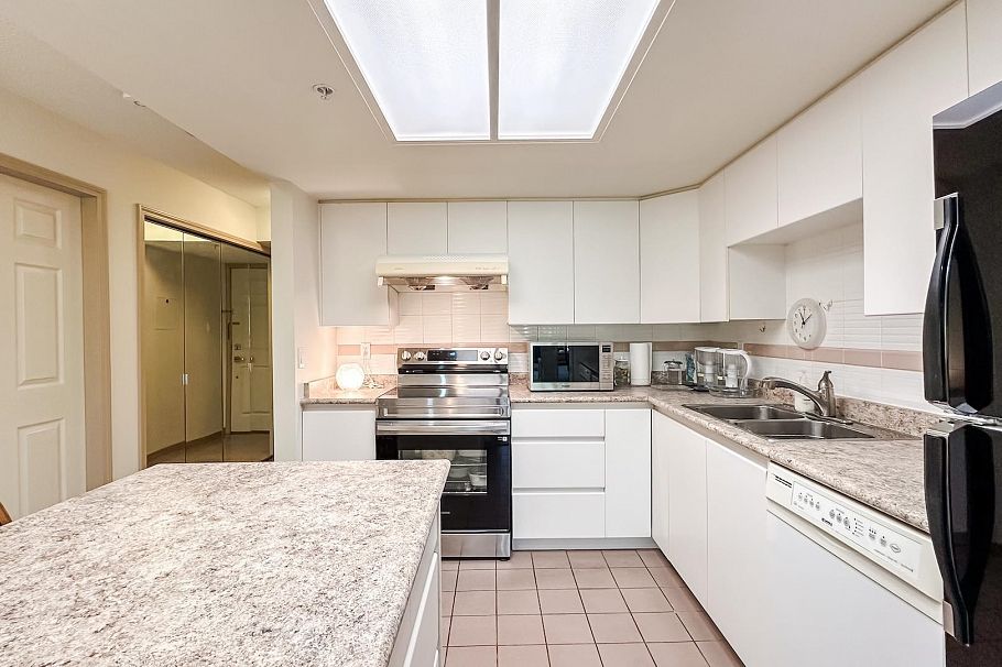 401 1159 Main Street Vancouver, BC - 9