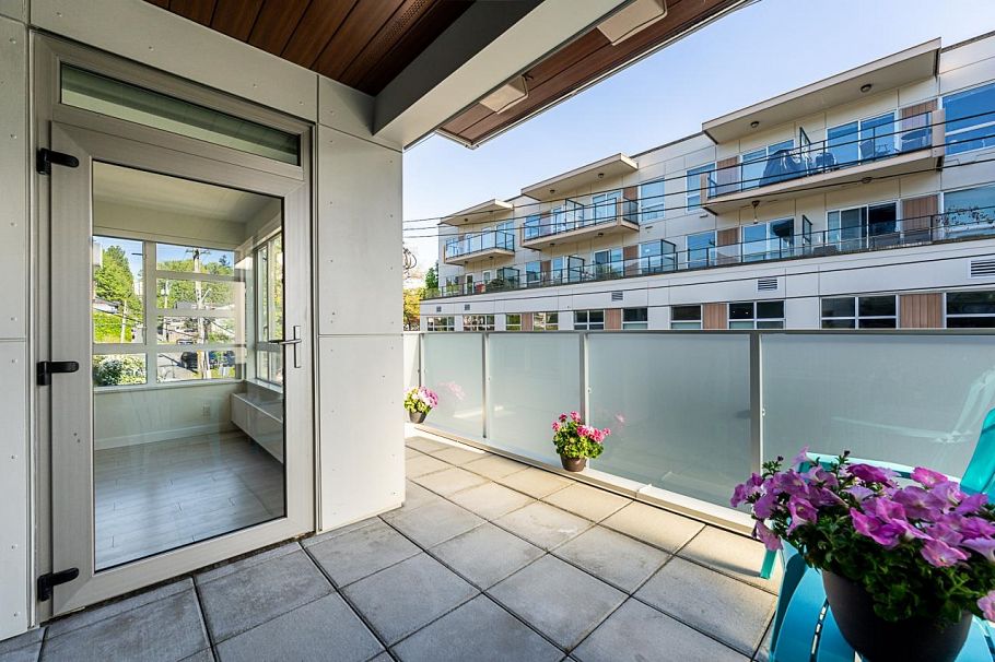 204 711 W 14th Street North Vancouver, BC - 25