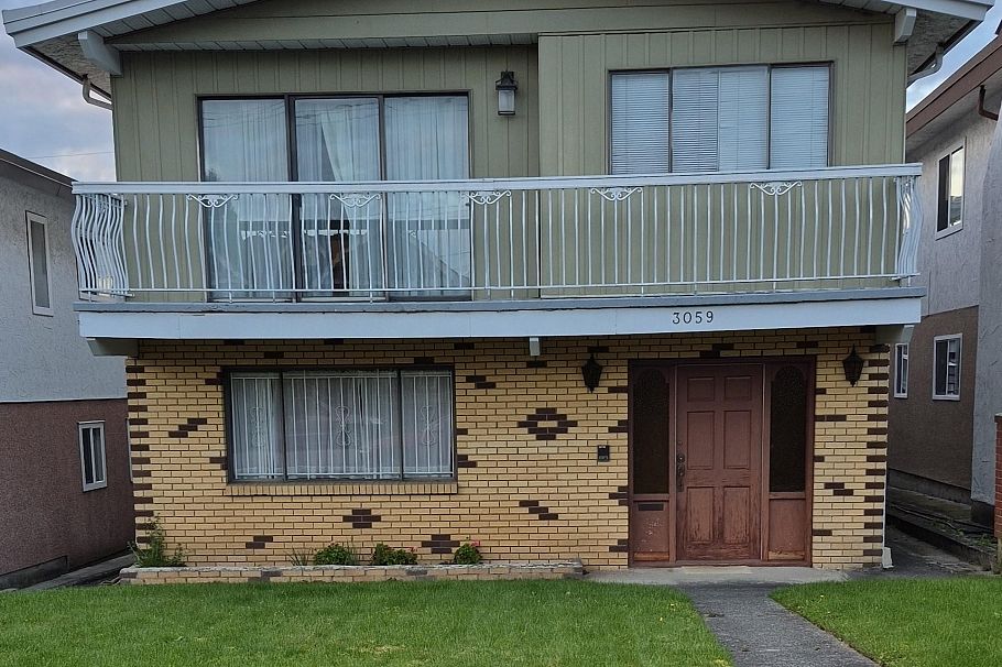3059 E 29th Avenue Vancouver, BC - 1