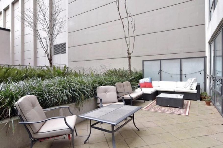 409 933 Hornby Street Vancouver, BC - 1
