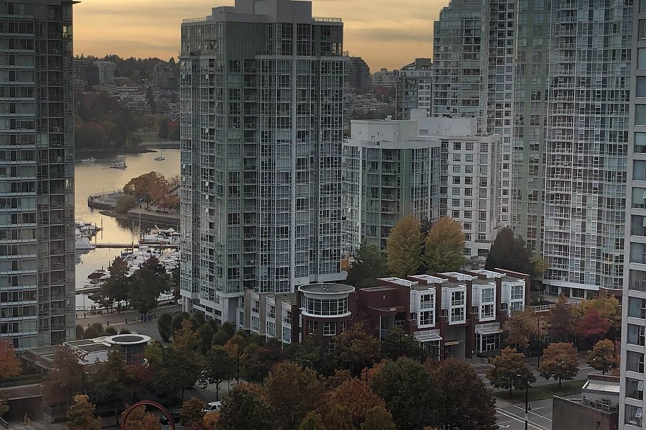 2201 939 Expo Boulevard Vancouver, BC - 2