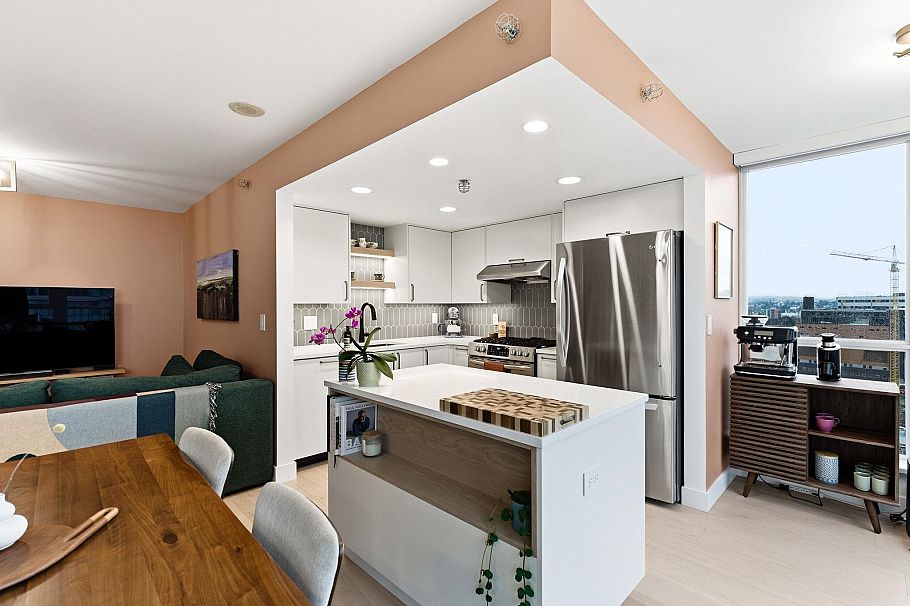 2004 120 Milross Avenue Vancouver, BC - 7