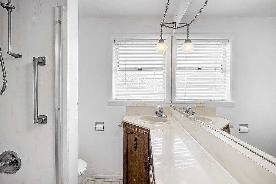 2762 Newmarket Drive North Vancouver, BC - 11