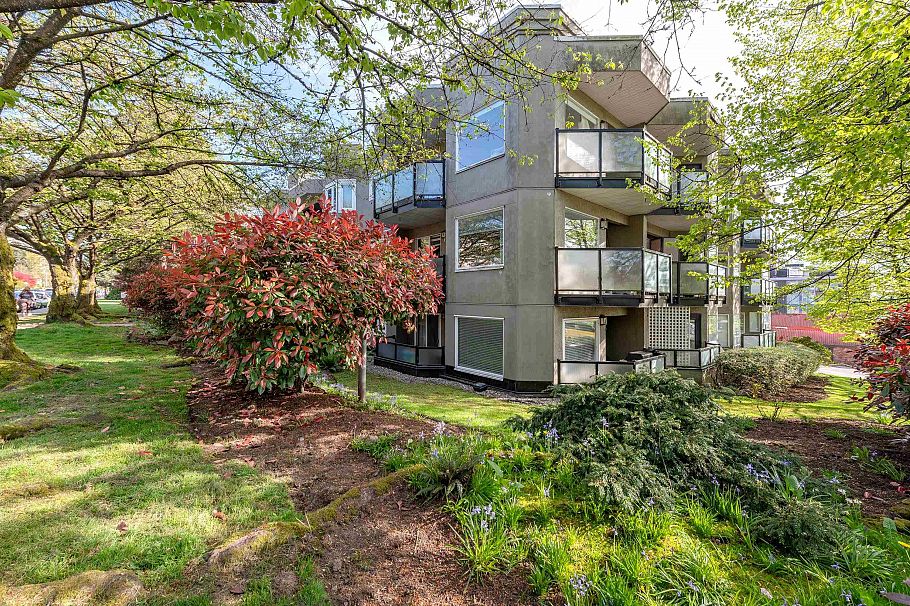 201 175 W 4th Street North Vancouver, BC - 1