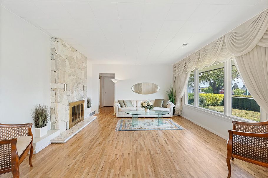 3975 Spruce Street Burnaby, BC - 2