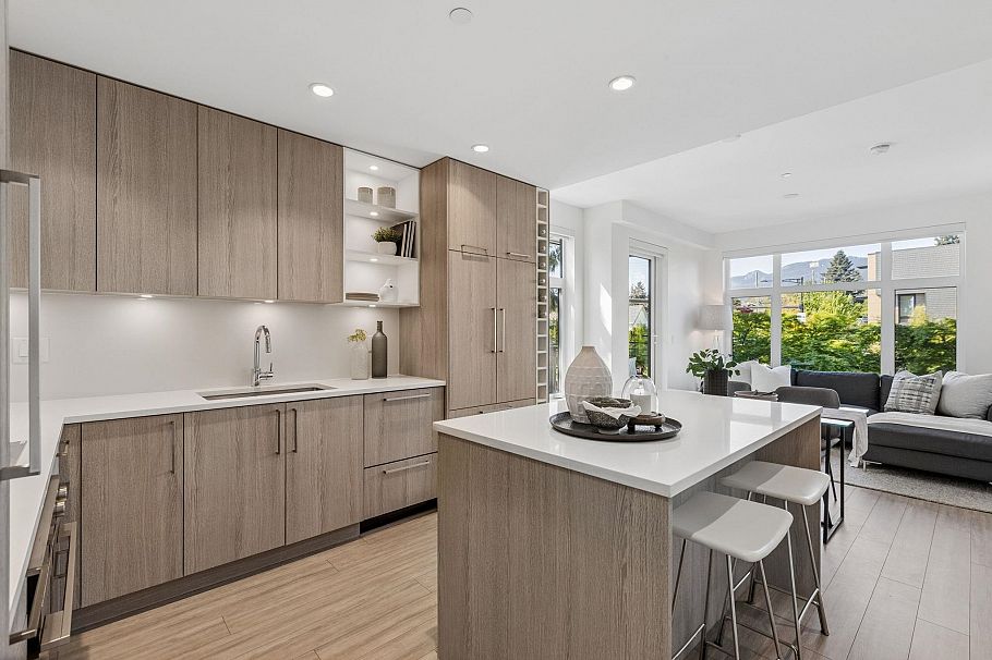 201 707 E 3rd Street North Vancouver, BC - 2