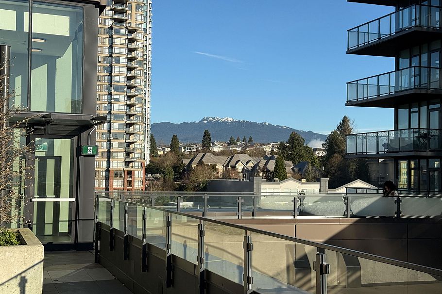 2010 4168 Lougheed Highway Burnaby, BC - 15