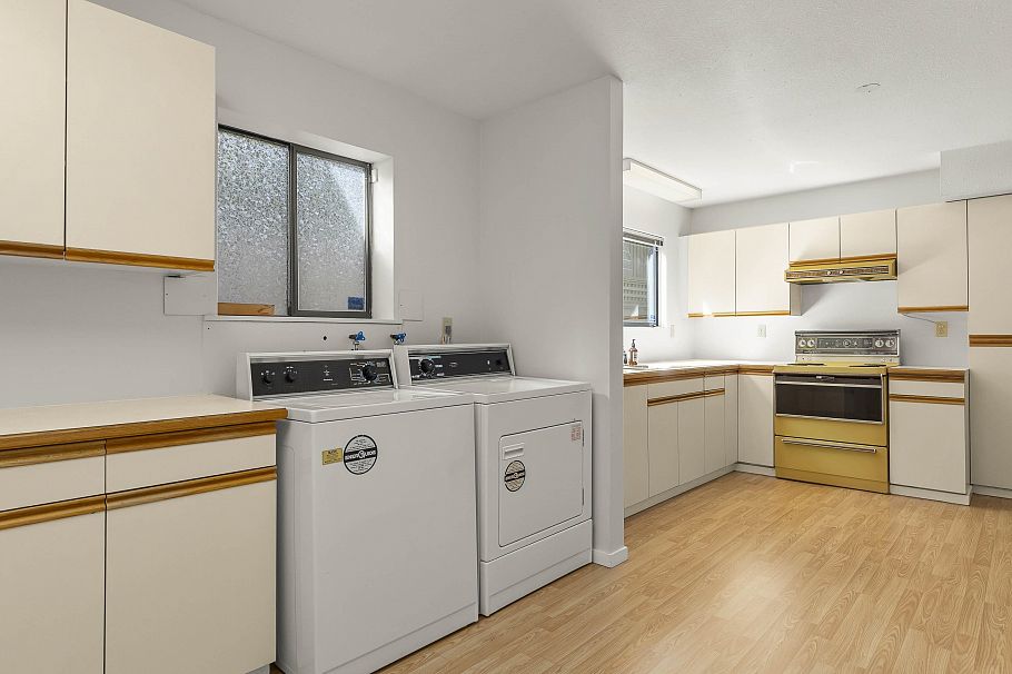3765 W 30th Avenue Vancouver, BC - 31