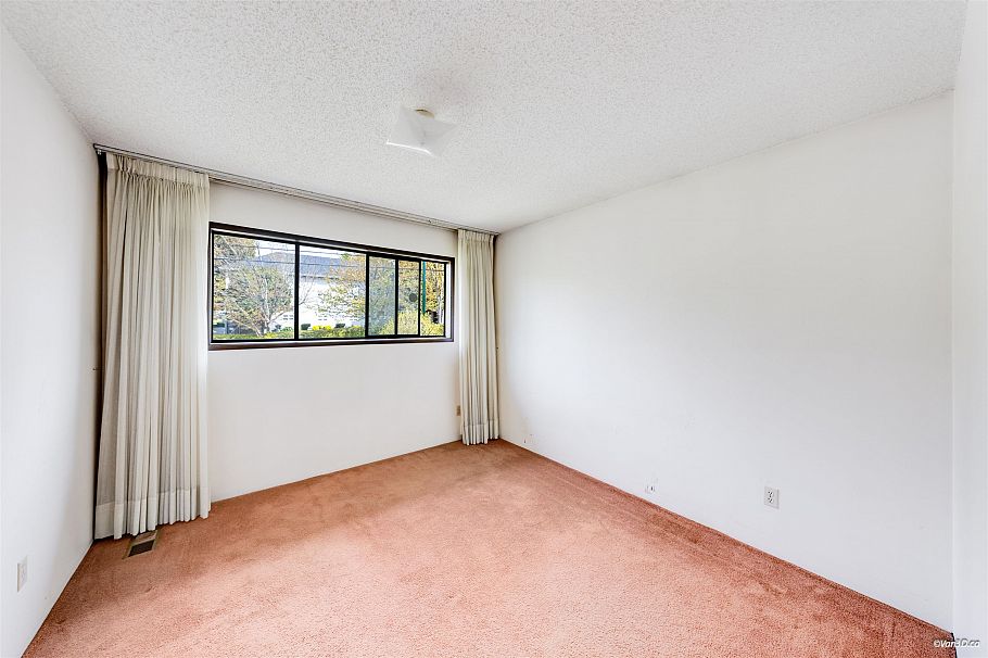 586 E 59th Avenue Vancouver, BC - 25