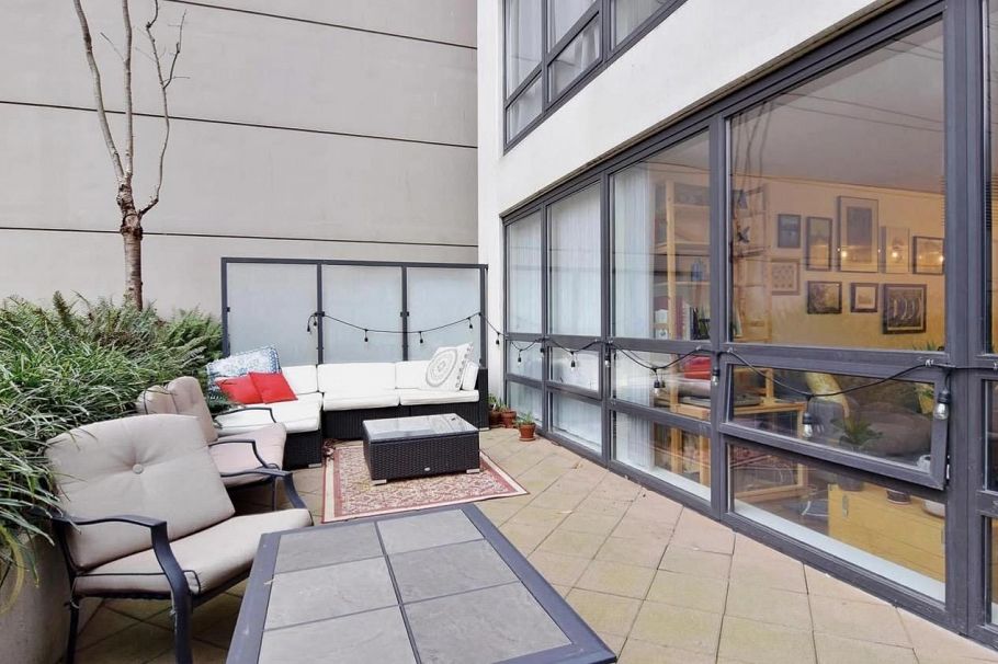 409 933 Hornby Street Vancouver, BC - 2